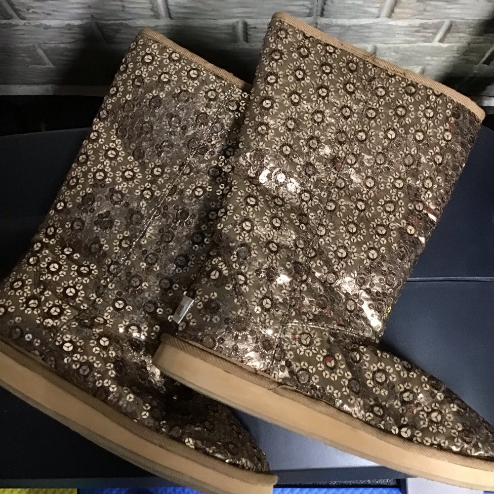Justice sequined  gold tall boots . Size 7 . Pre loved.
